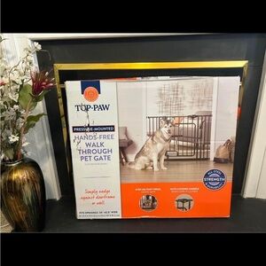 Top Paw hands free pet gate.
